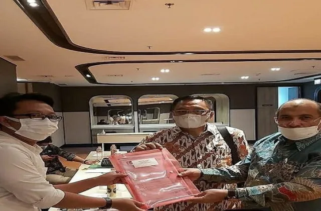 Serah terima bantuan bus sekolah dari Kemenhub RI